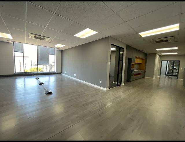 419M² OFFICE TO LET IN BRYANSTON